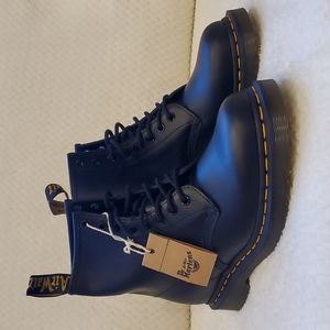 Dr. Martens 1460 Women's Smooth Leather Lace Up Boots NWT